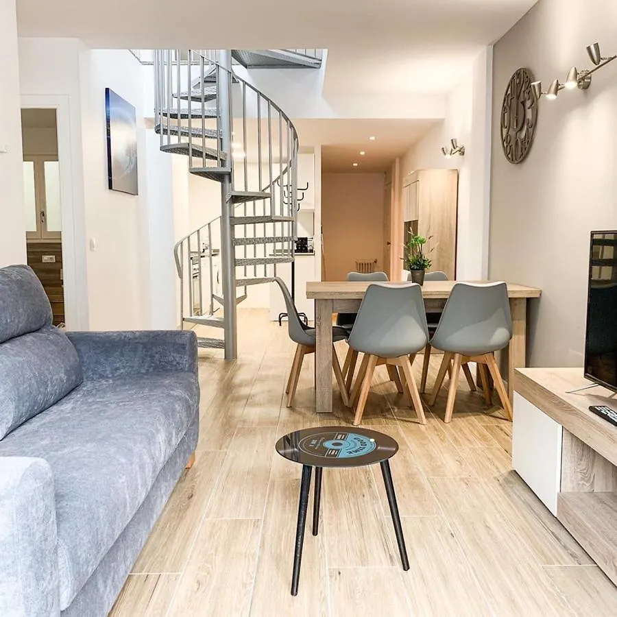 Apartamento Duplex Bh Vancouver En El Centro アンドラ・ラ・ベリャ